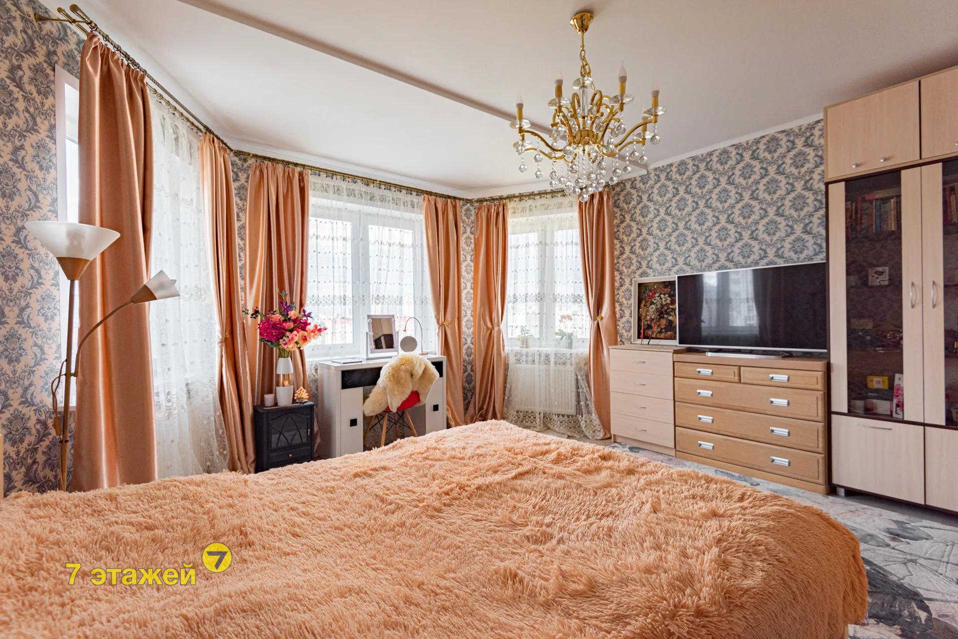  90.5м.кв., комнат 3, Минск (Яна Чечота ул., 28)