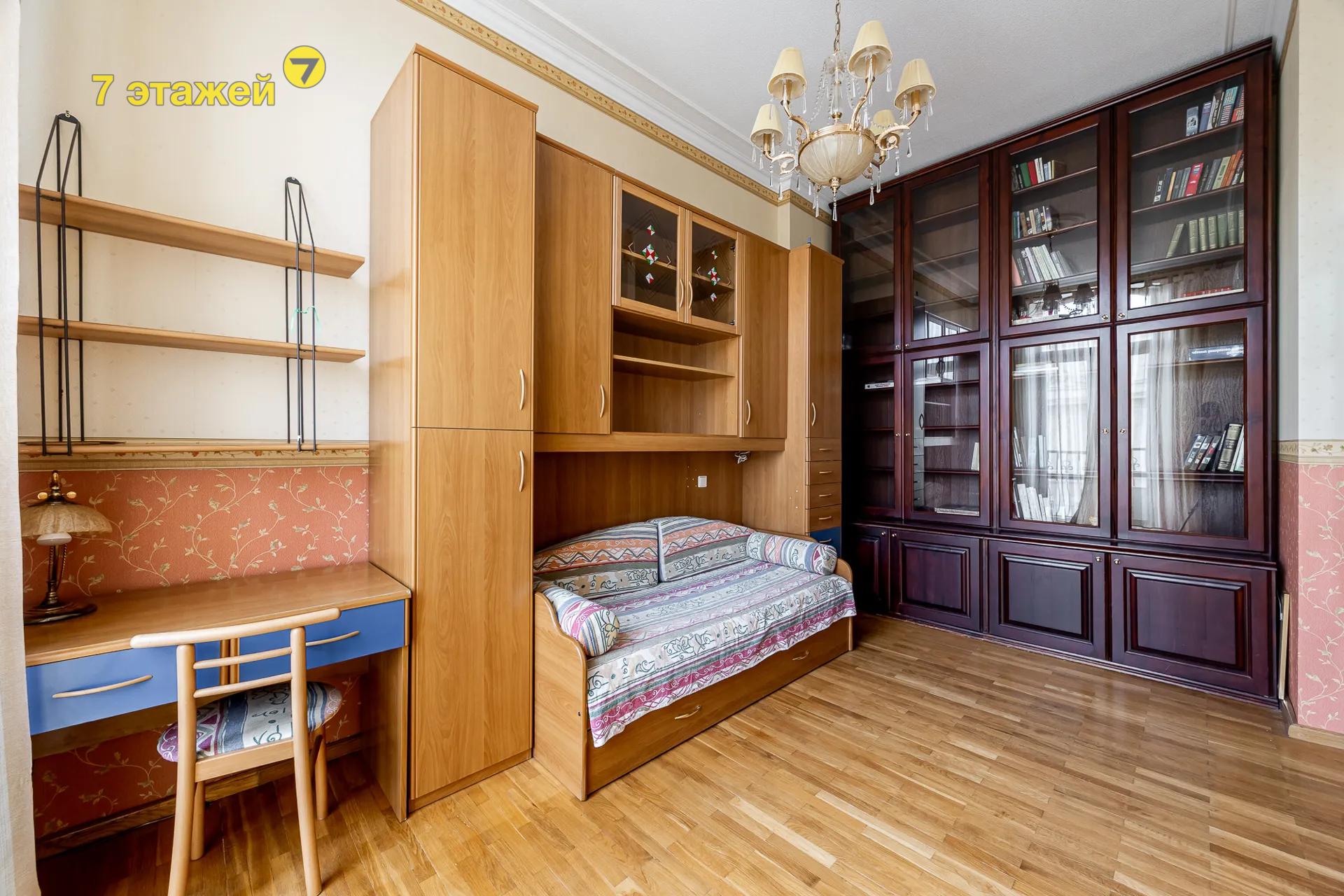  88.7м.кв., комнат 3, Минск (Красная ул., 3)