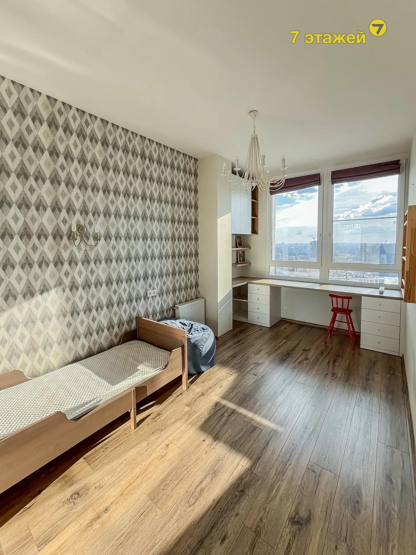  122.8м.кв., комнат 4, Минск (Кирилла Туровского ул., 14)